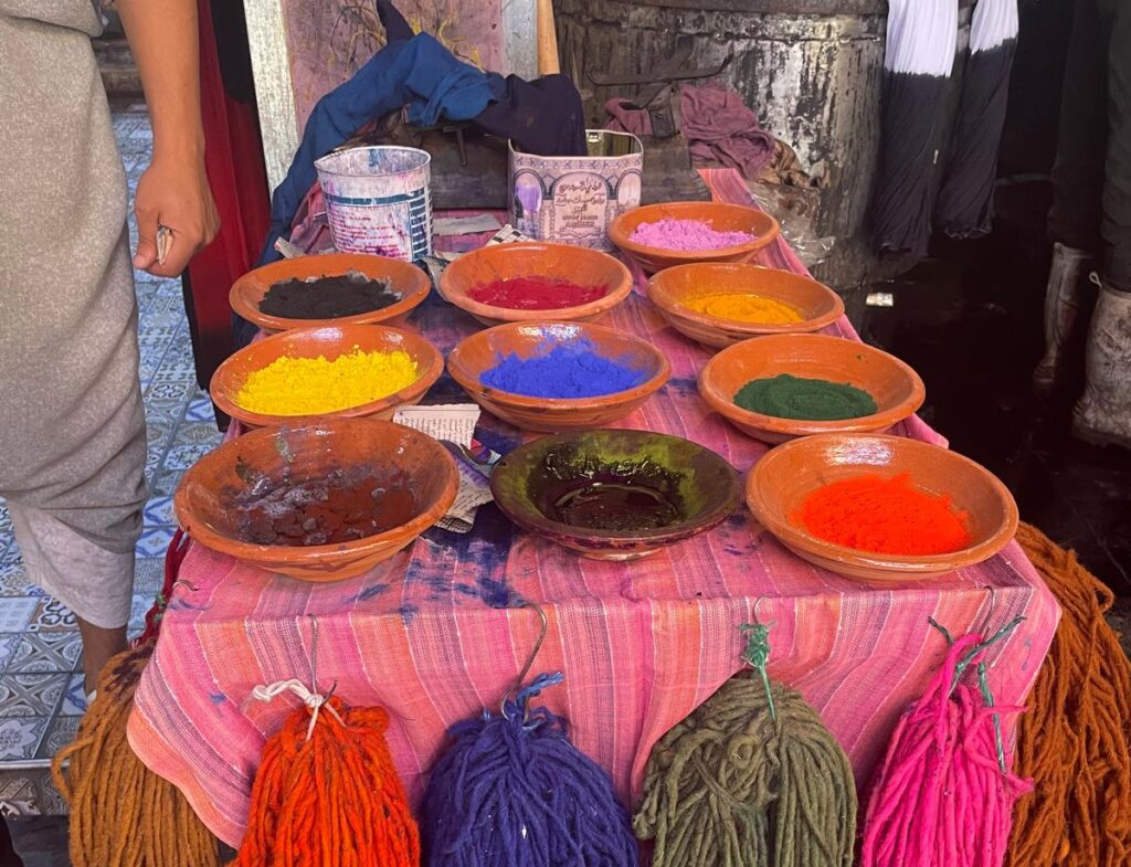 I pigmenti dei tintori, nei souk di Marrakech